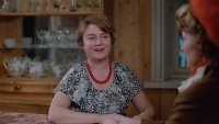 Ах ты, сучка ты... крашена! — Почему же крашеная, это мой натуральный цвет!|Любовь и голуби